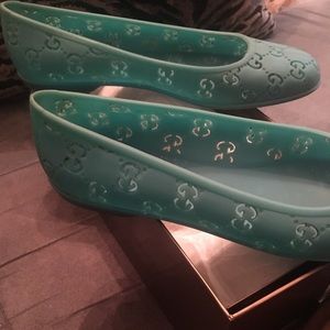 GUCCI blue Jelly flat monogram shoes